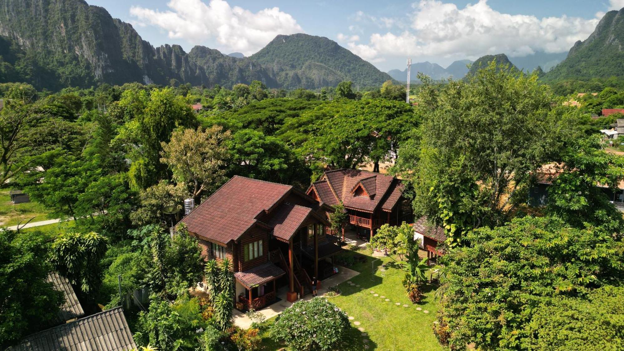 Namsong Bridge Bungalows วังเวียง ภายนอก รูปภาพ